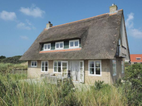 Beautiful villa on Terschelling in the dunes 150 meters away